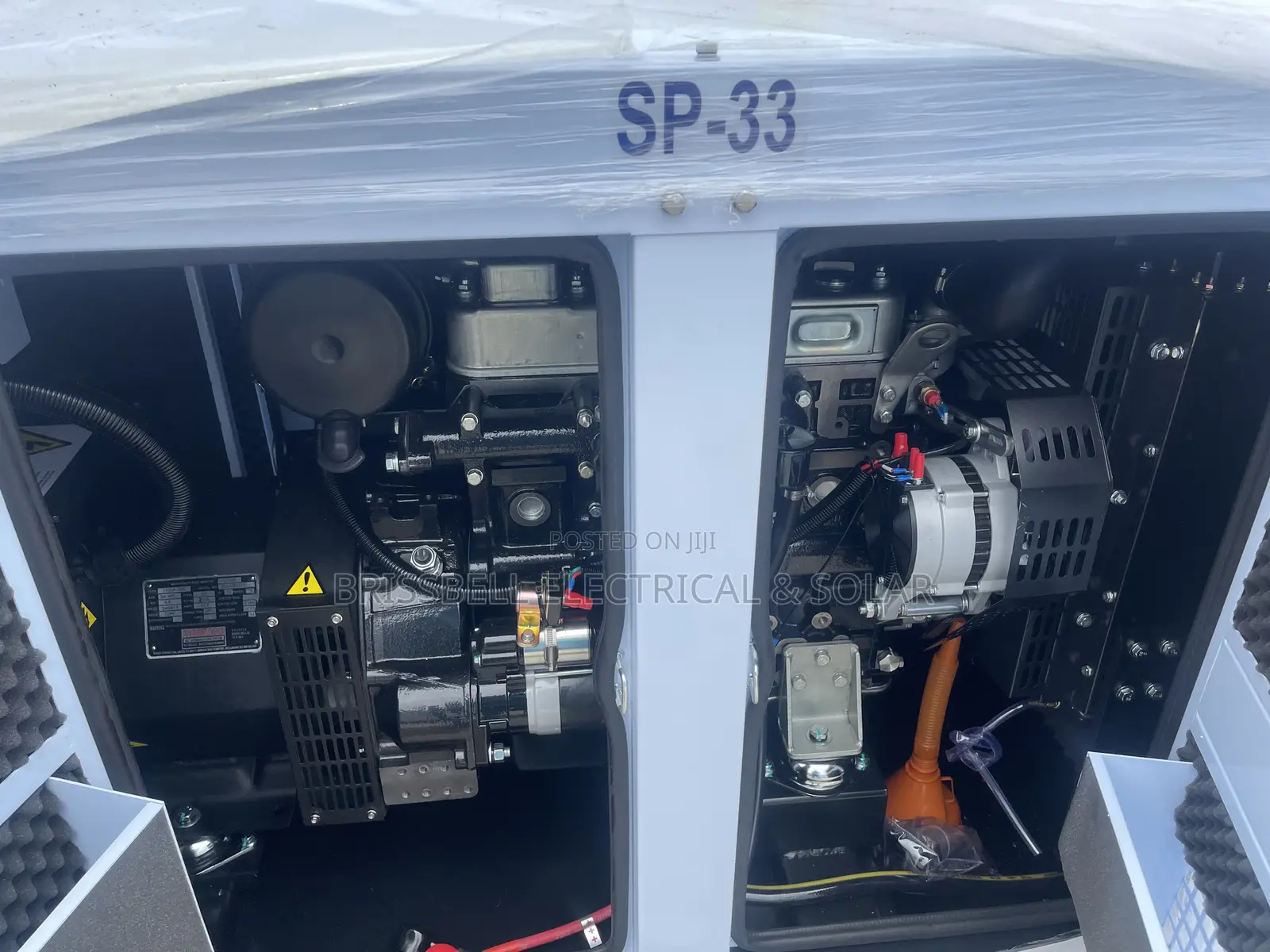 Heavy-duty England Perkins Soundproof Diesel Generator 33kva