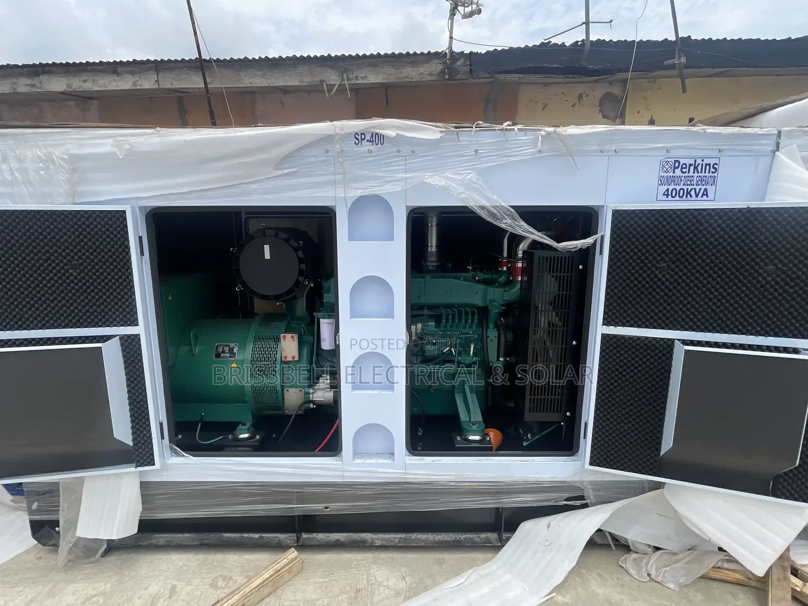 Heavy-duty England Perkins Soundproof Diesel Generator400kva