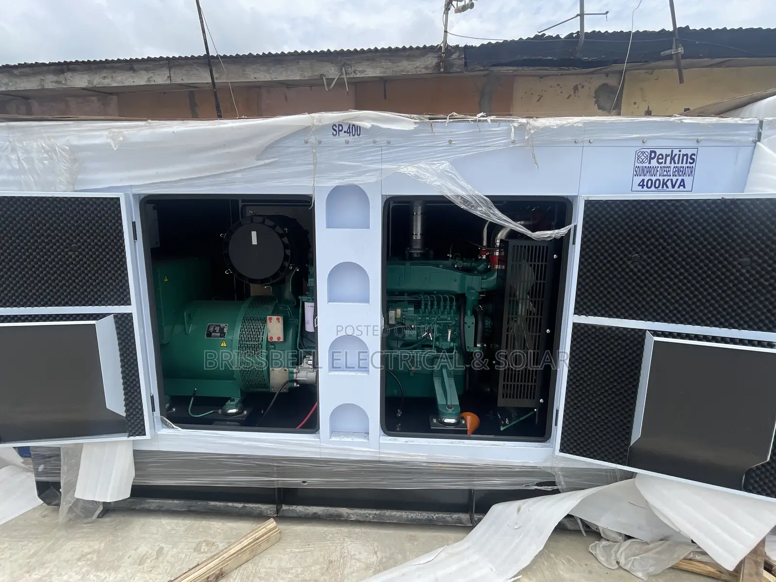 Heavy-duty England Perkins Soundproof Diesel Generator400kva