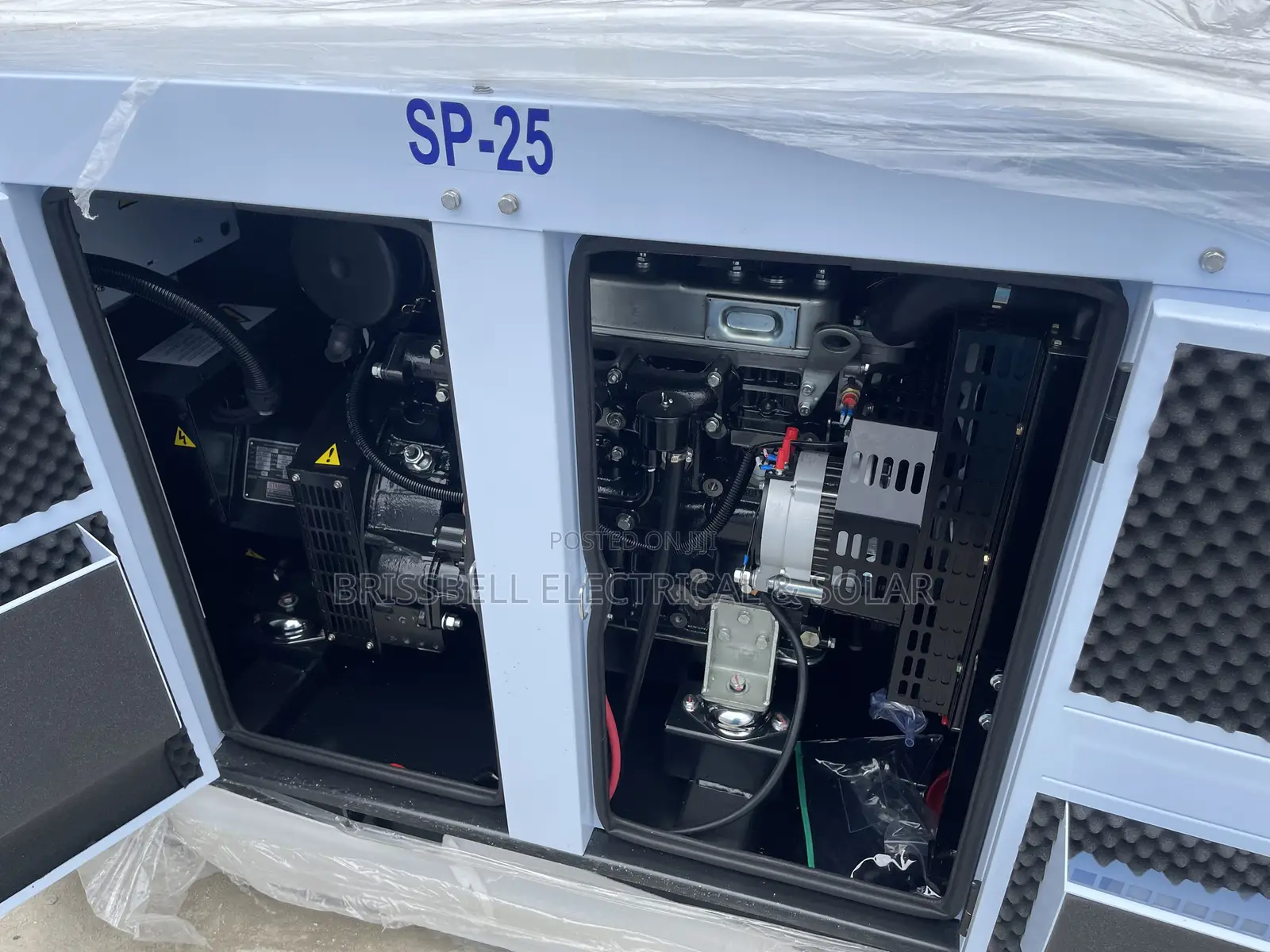 Heavy-duty England Perkins Soundproof Generator 25kva
