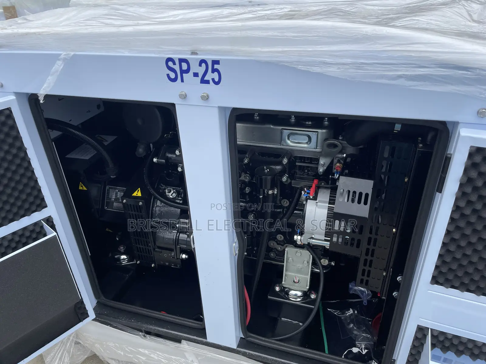 Heavy-duty England Perkins Soundproof Generator 25kva