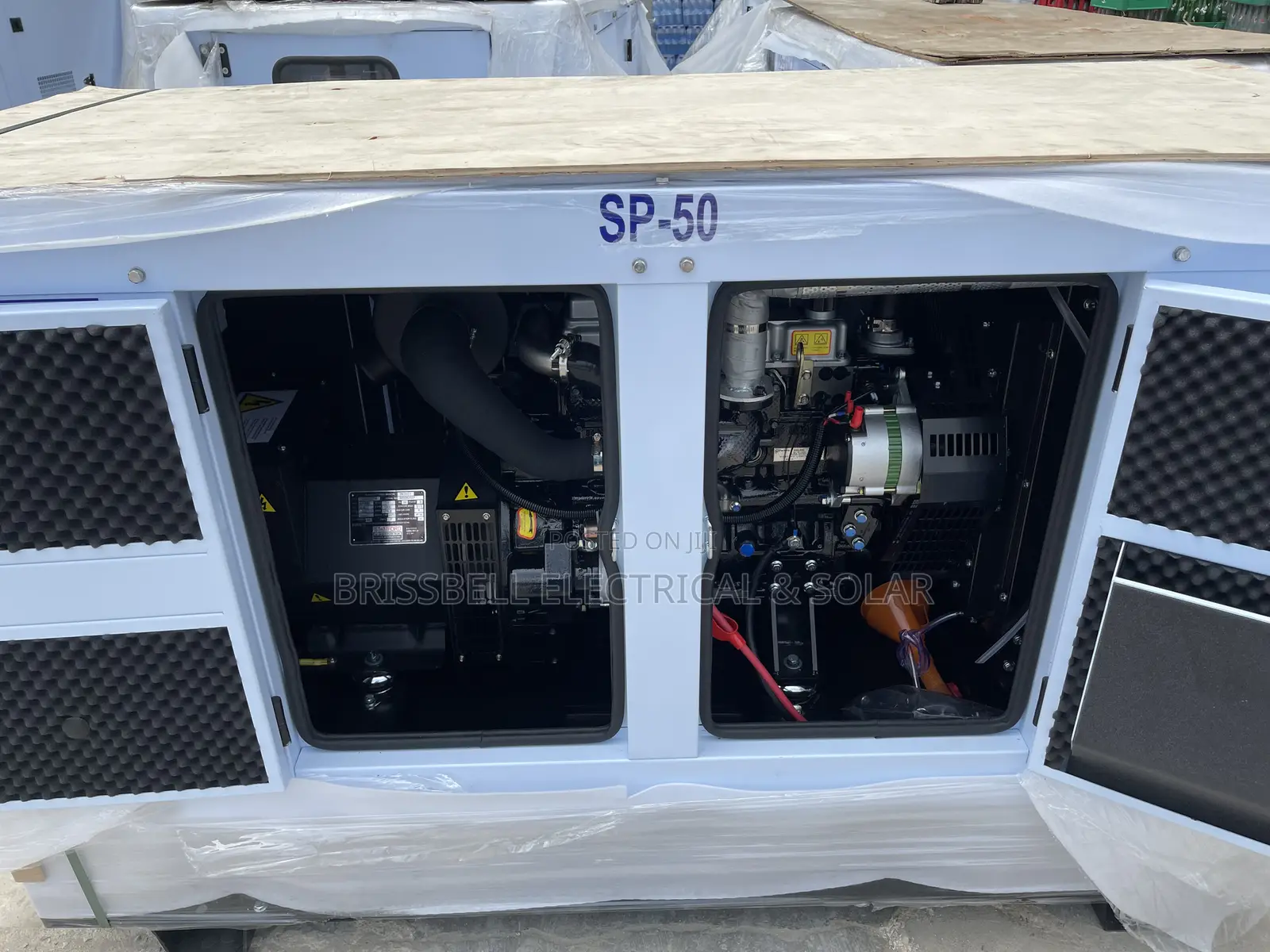 Heavy-duty England Perkins Soundproof Diesel Generator 50kva