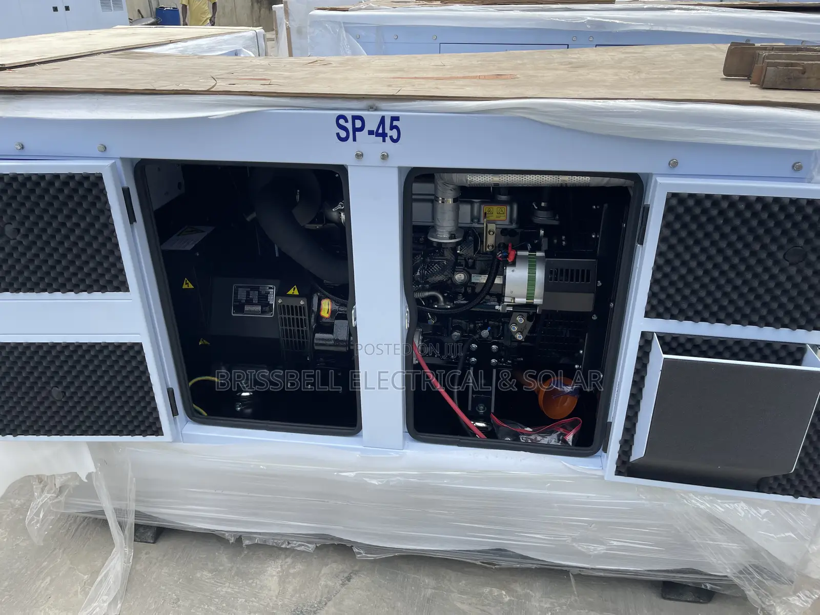 Heavy-duty England Perkins Soundproof Generator 45kva