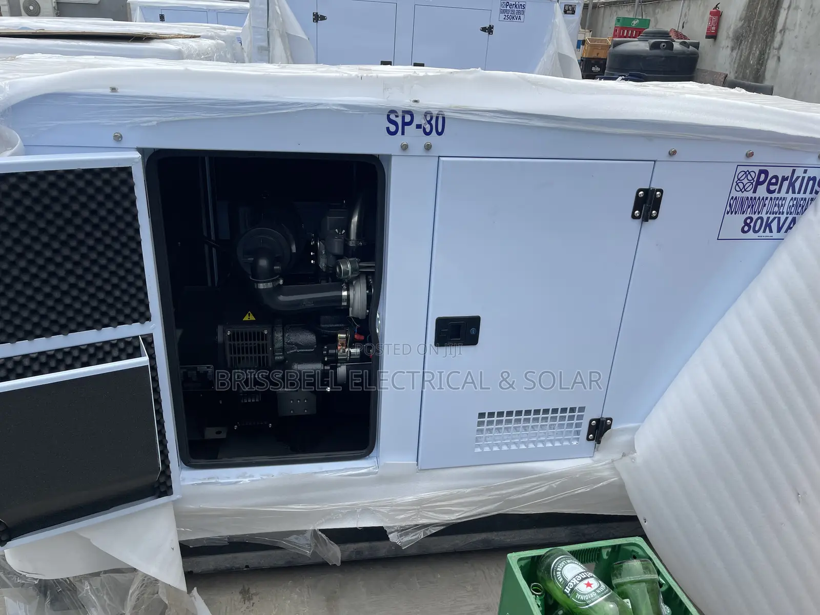 Heavy-duty England Perkins Soundproof Diesel Generator 80kva