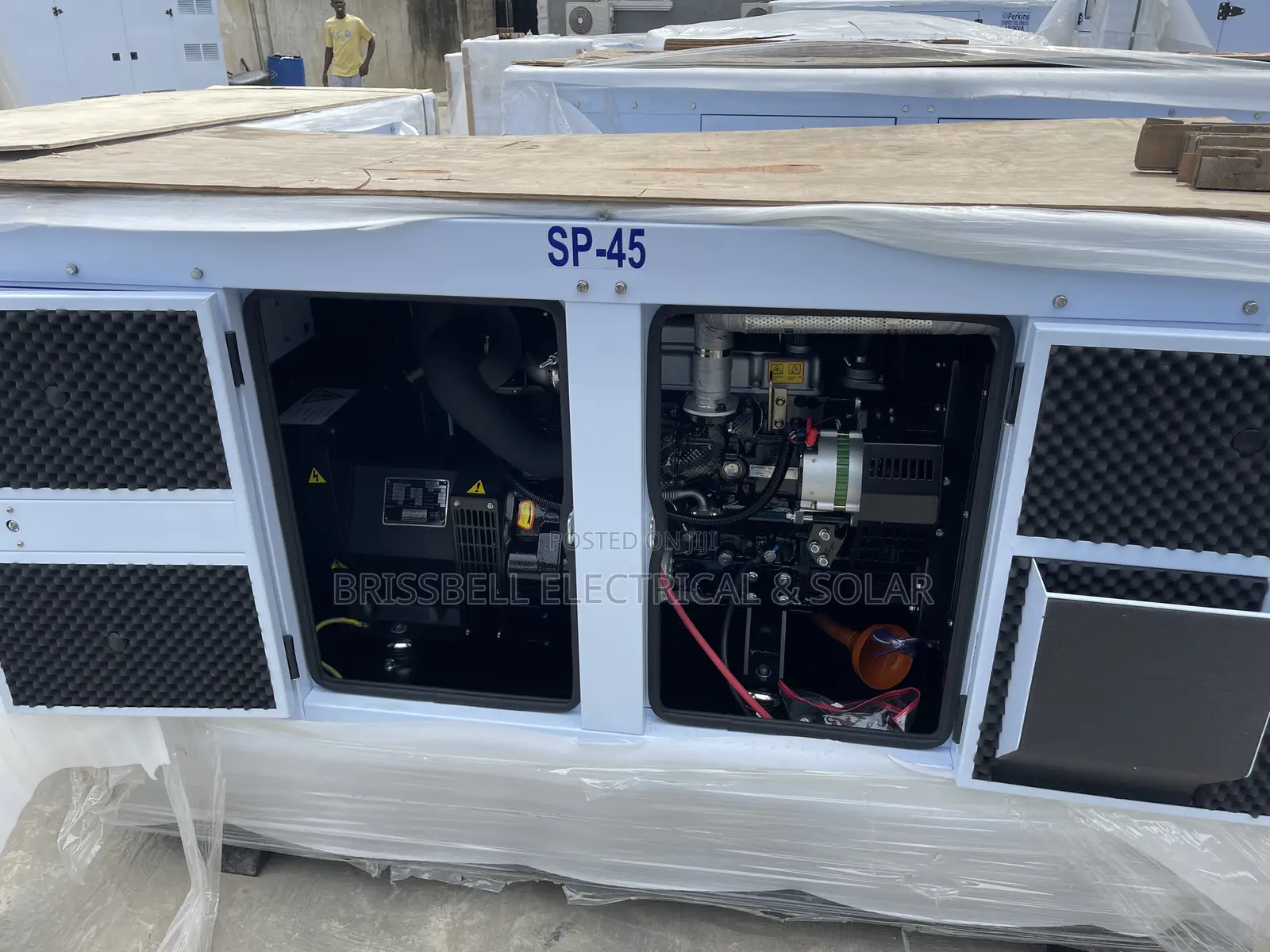 Heavy-duty England Perkins Soundproof Diesel Generator 45kva
