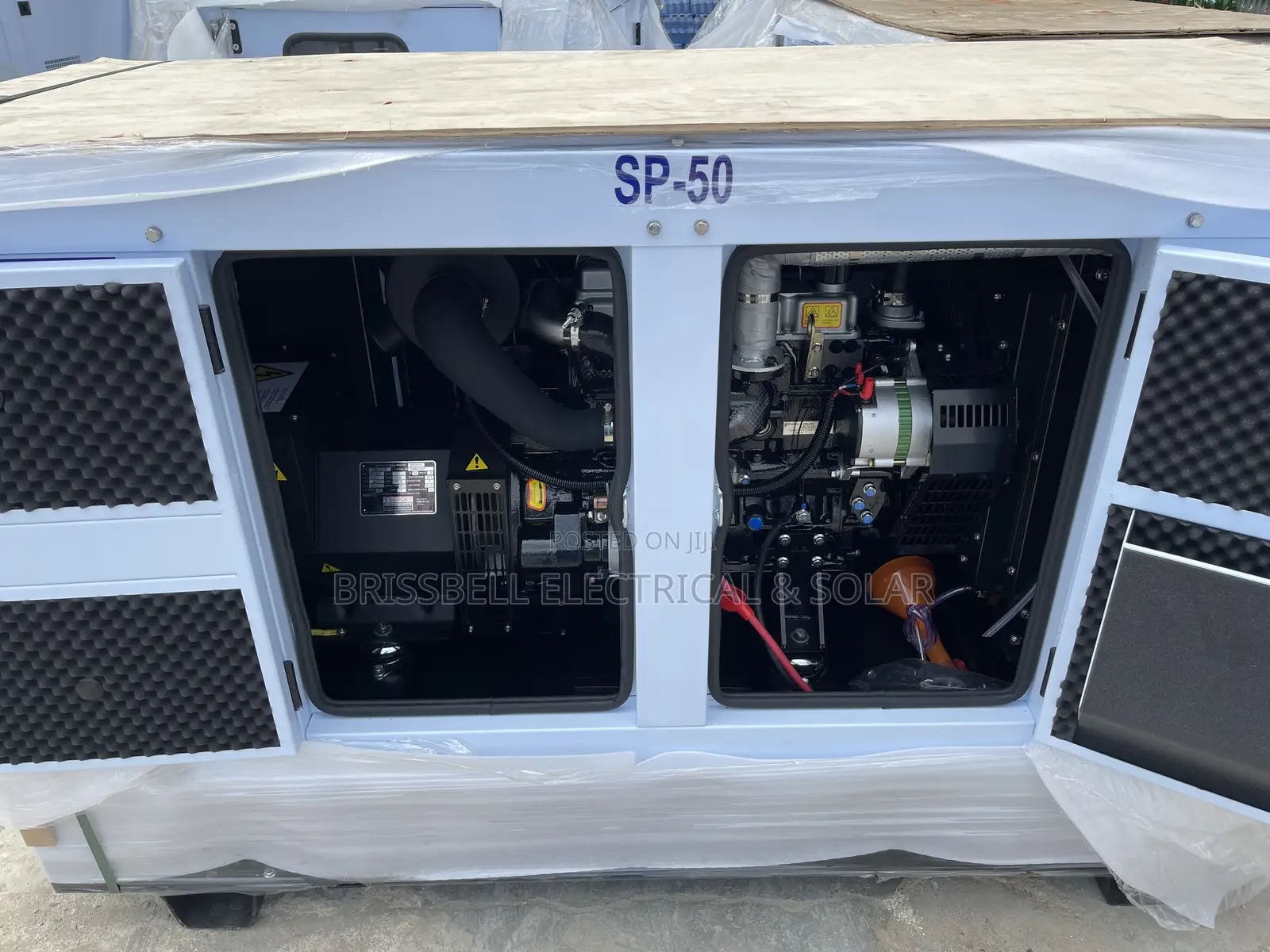 Heavy-duty England Perkins Soundproof Diesel Generator 50kva