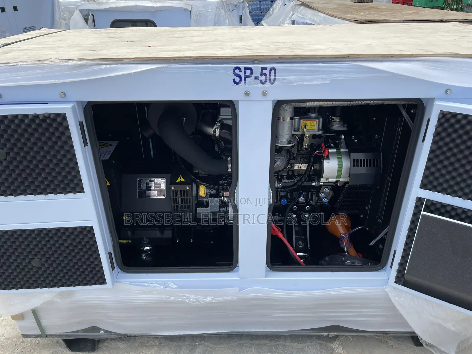 Heavy-duty England Perkins Soundproof Diesel Generator 50kva