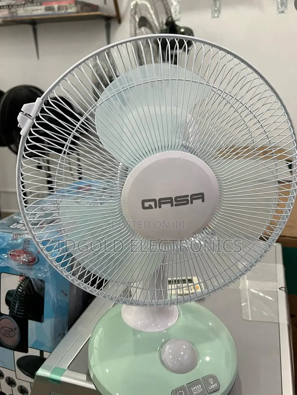 Qasa 12-Inch Rechargeable Table Fan