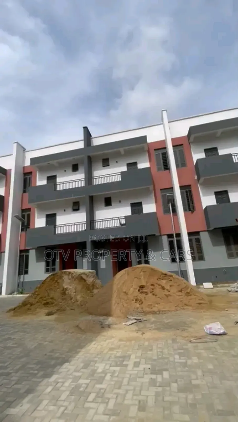 Furnished 4bdrm Townhouse/Terrace in Ikate for sale