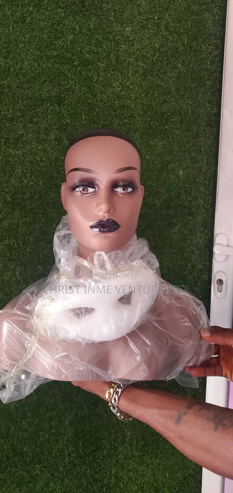 Wig Sampling Mannequins