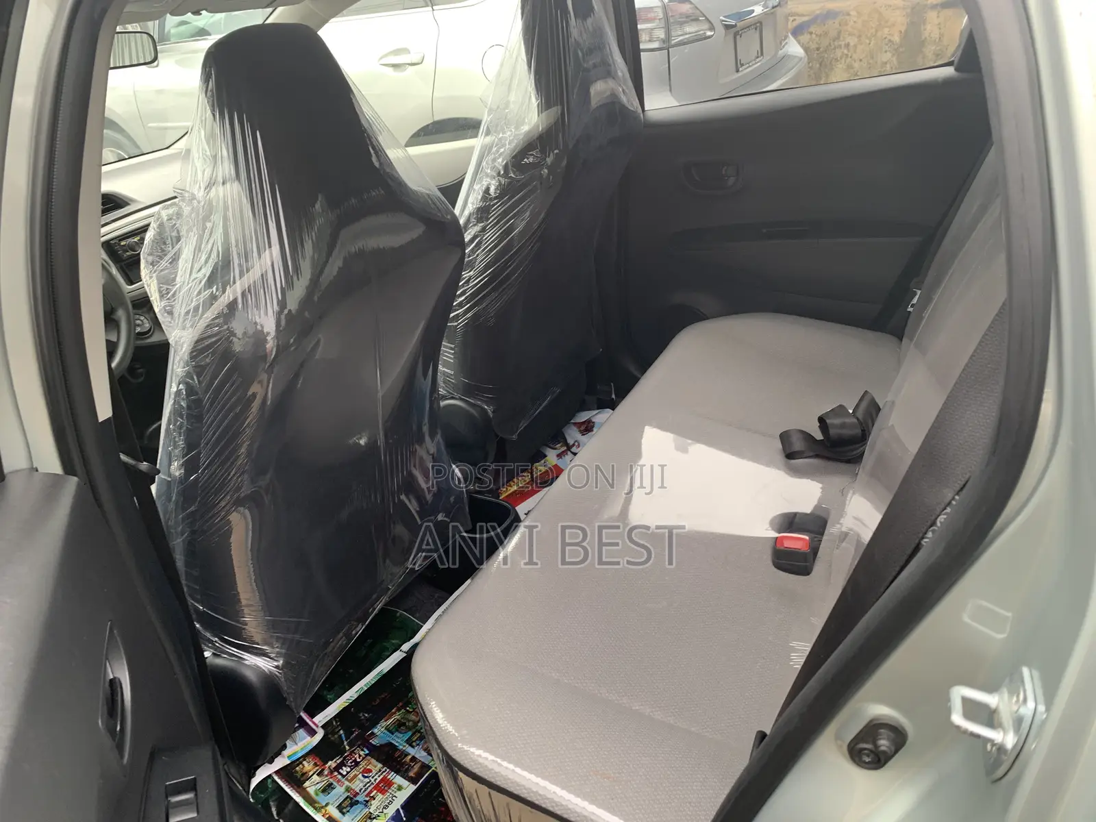 Toyota Yaris 2011 Silver