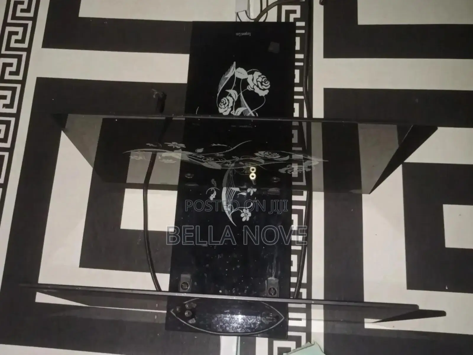 Tempered Glass Tv Stand