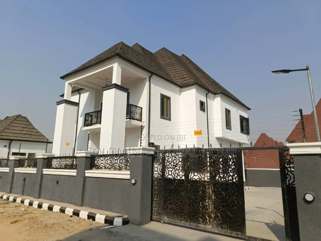 5bdrm Duplex in Lugbe for sale