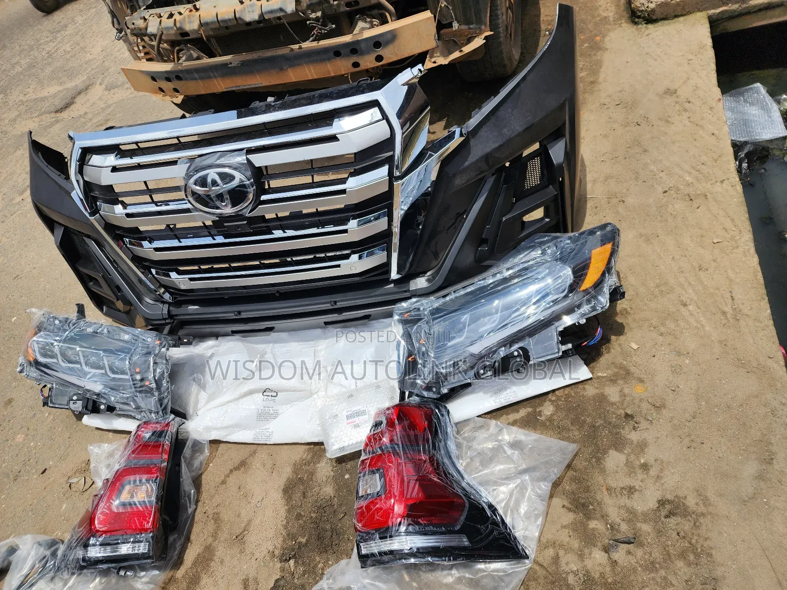 Complete Front Bumper,Headlights and Rearlight Prado 2023/24