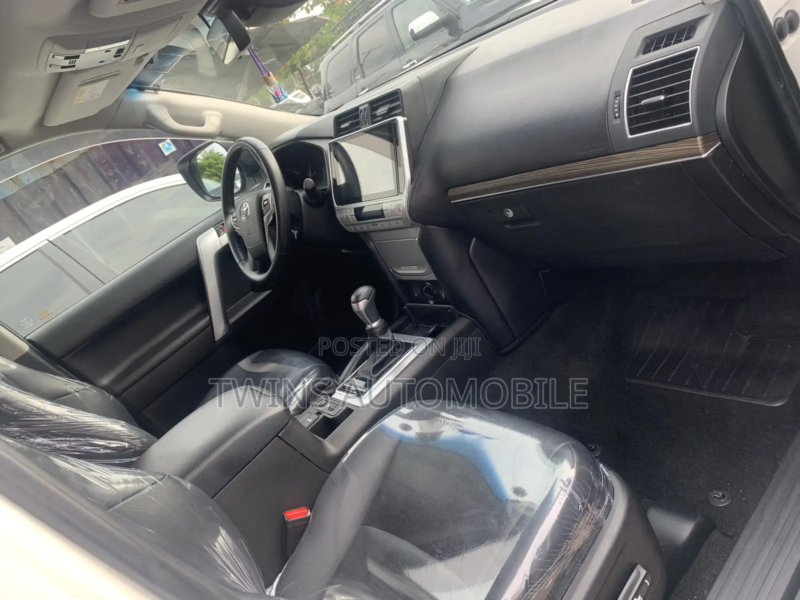 Toyota Land Cruiser Prado 2023 White