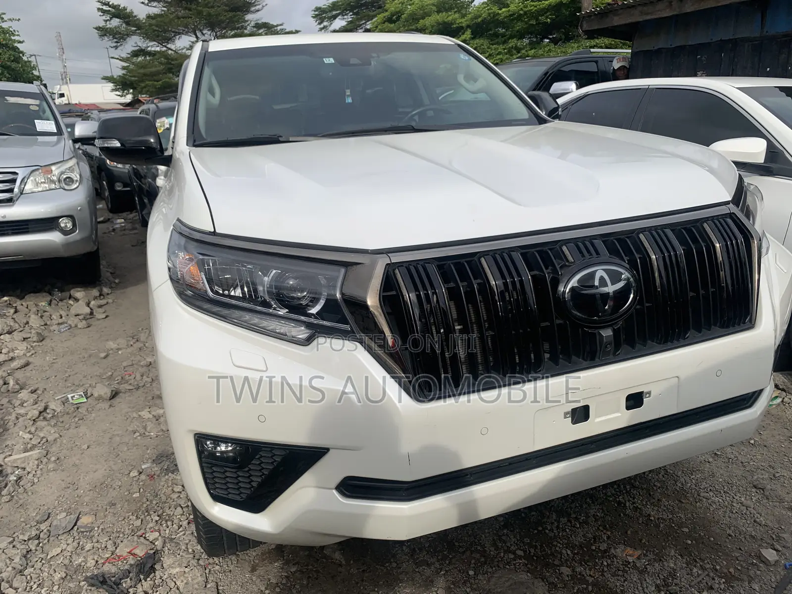 Toyota Land Cruiser Prado 2023 White