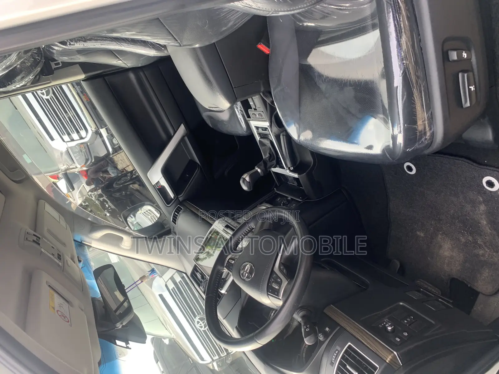 Toyota Land Cruiser Prado 2023 White