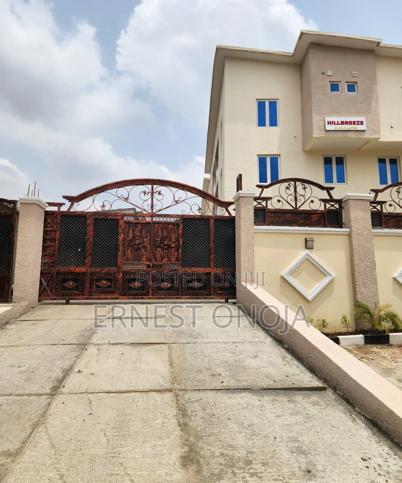 3bdrm Townhouse/Terrace in Apo By Legislative, Zone B for sale