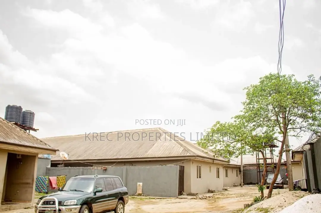 20bdrm Apartment in Peace Estate, Port-Harcourt for sale