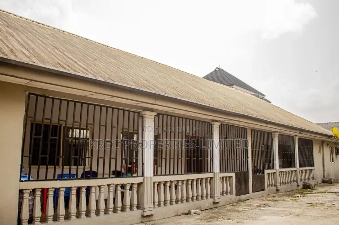 20bdrm Apartment in Peace Estate, Port-Harcourt for sale