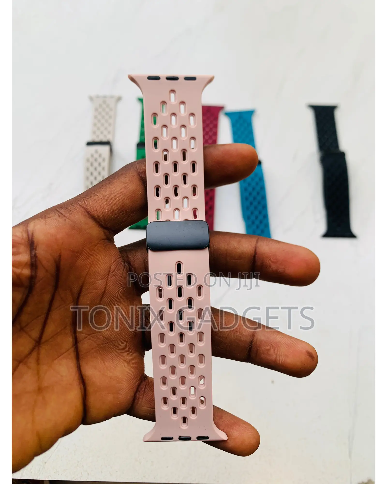 Magnetic Dotted Strap for Iwatch/ Samsung/ Other Smartwatch
