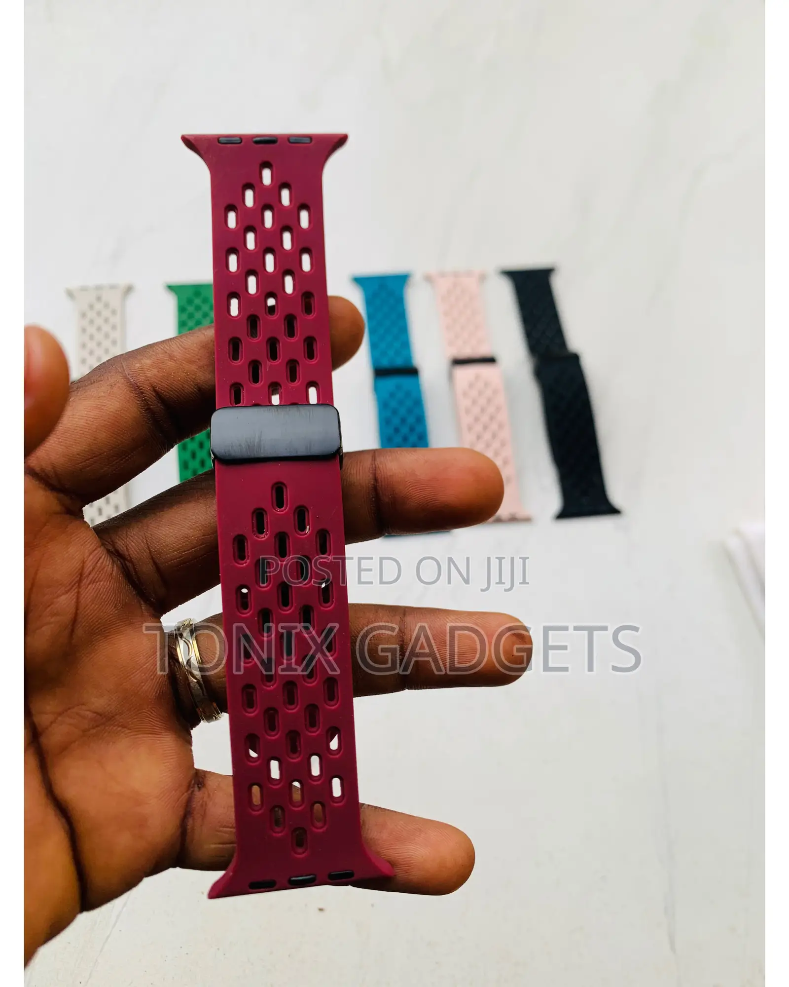 Magnetic Dotted Strap for Iwatch/ Samsung/ Other Smartwatch