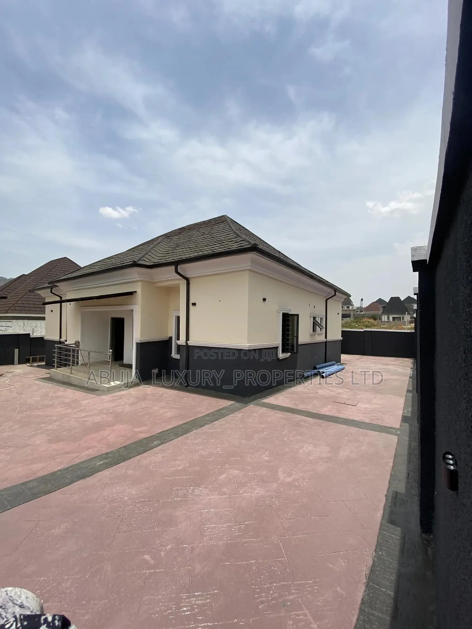 3bdrm Bungalow in Efab Queens Karasana, Gwarinpa for sale