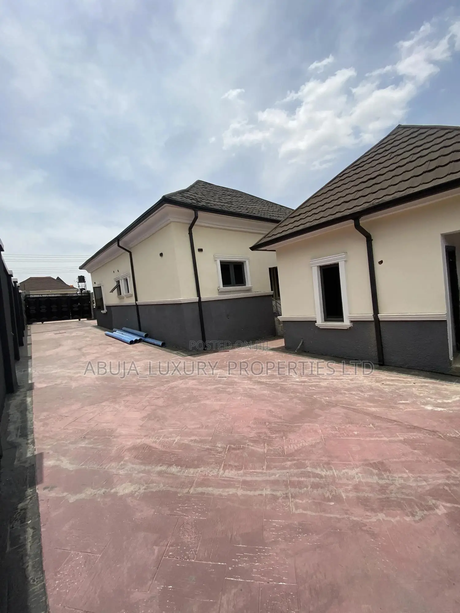 3bdrm Bungalow in Efab Queens Karasana, Gwarinpa for sale