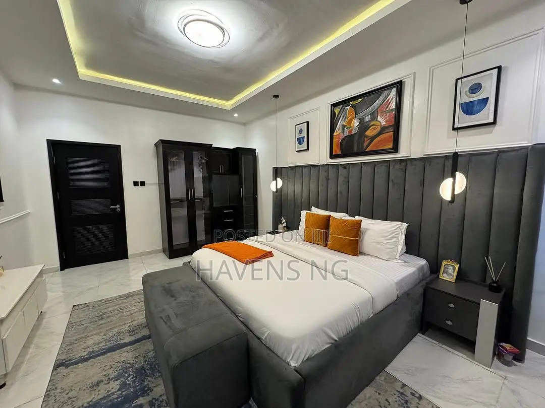Smart Luxury 2 Bedroom Apartment With Swimming Pool and Ps5