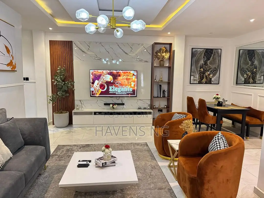 Smart Luxury 2 Bedroom Apartment With Swimming Pool and Ps5