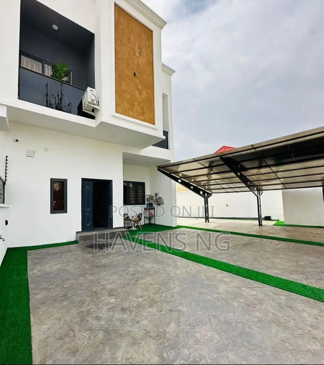 Cozy 4-Bedroom Standalone Luxury Apartment