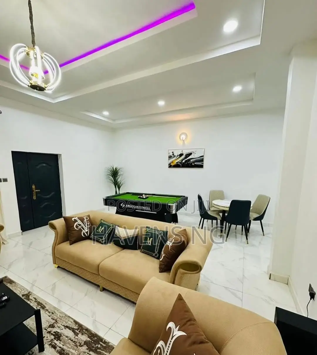 Cozy 4-Bedroom Standalone Luxury Apartment