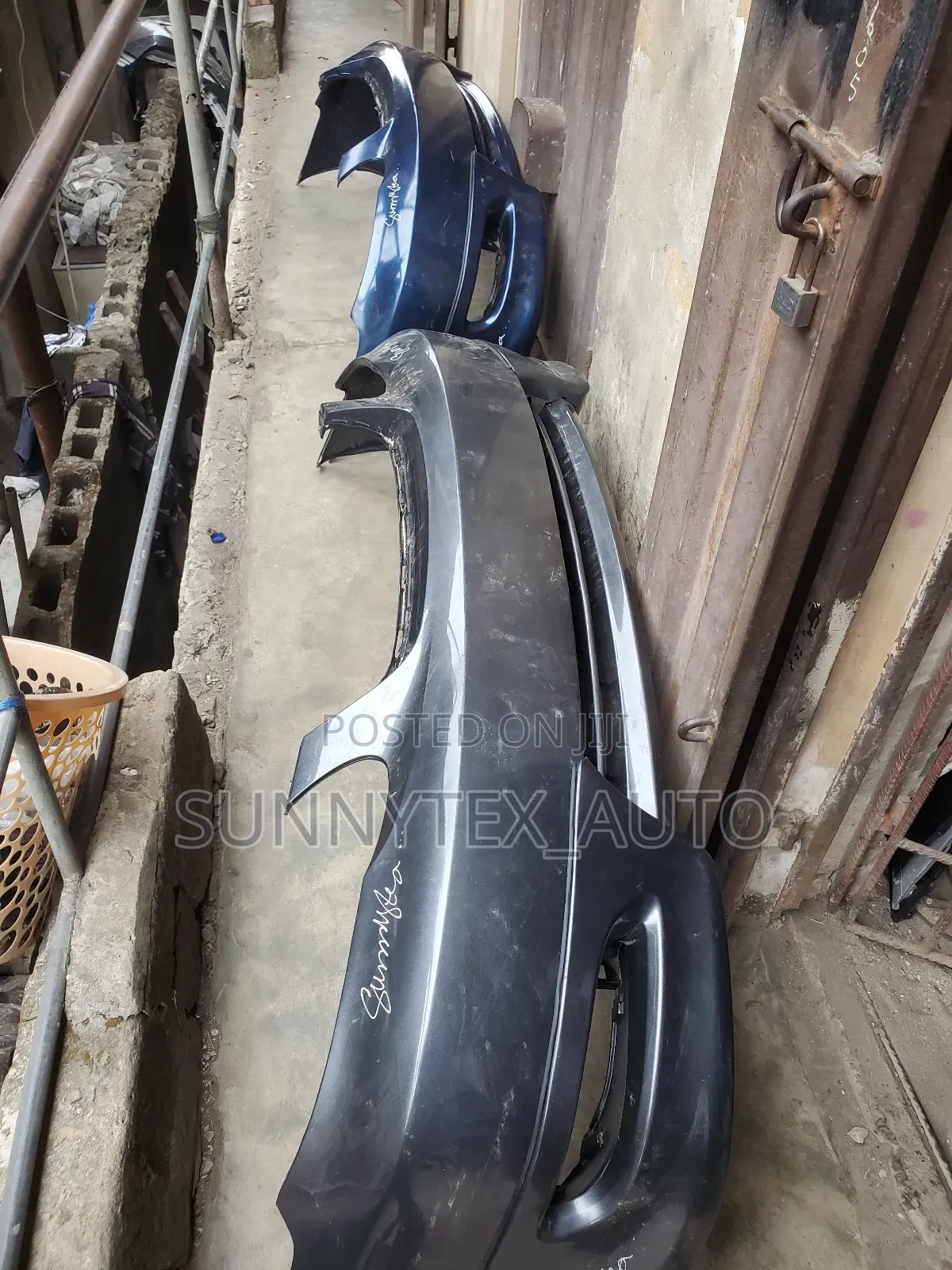 Front Bumper Toyota Corolla 2005-2006 Se