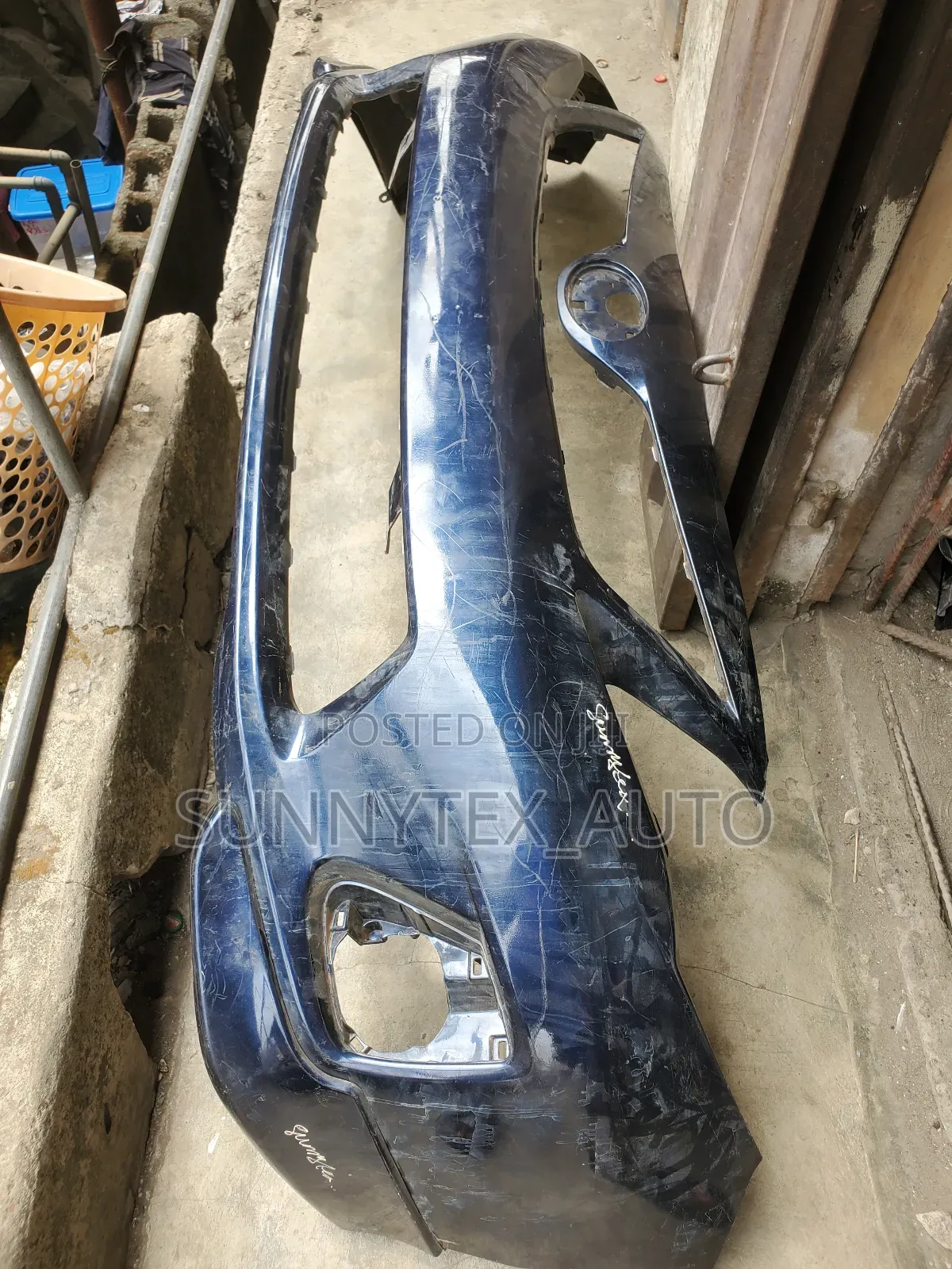 Front Bumper Toyota Corolla 2011-2012 Se