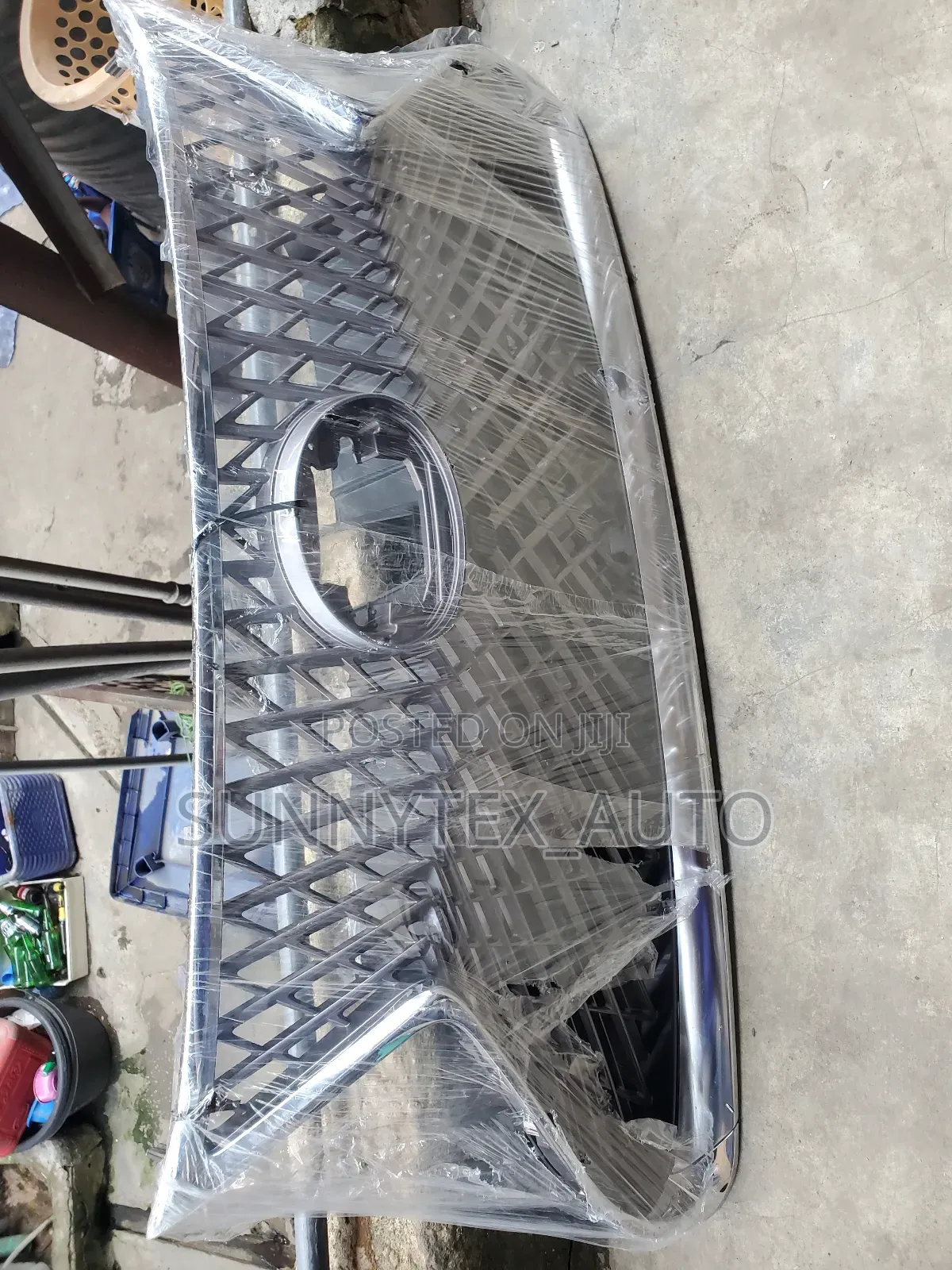 Front Grill Lexus Is500