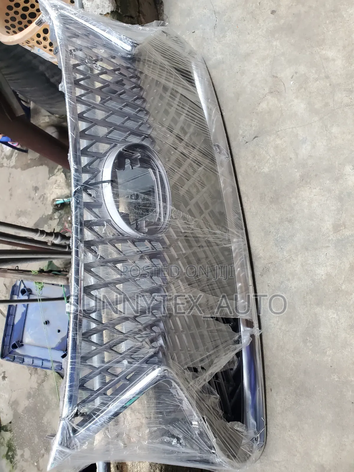 Front Grill Lexus Is500