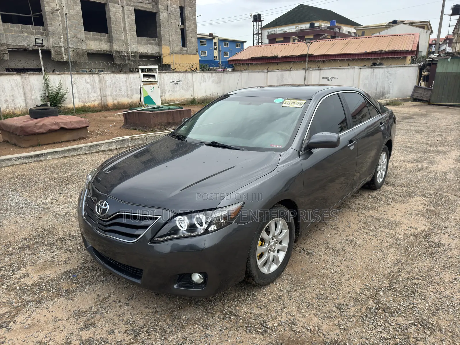 Toyota Camry LE 4dr Sedan (2.5L 4cyl 6AM) 2010 Gray