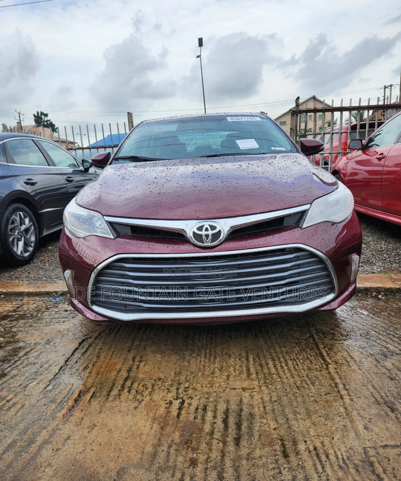 Toyota Avalon XLE FWDSedan (3.6L 6cyl 6A) 2016 Red