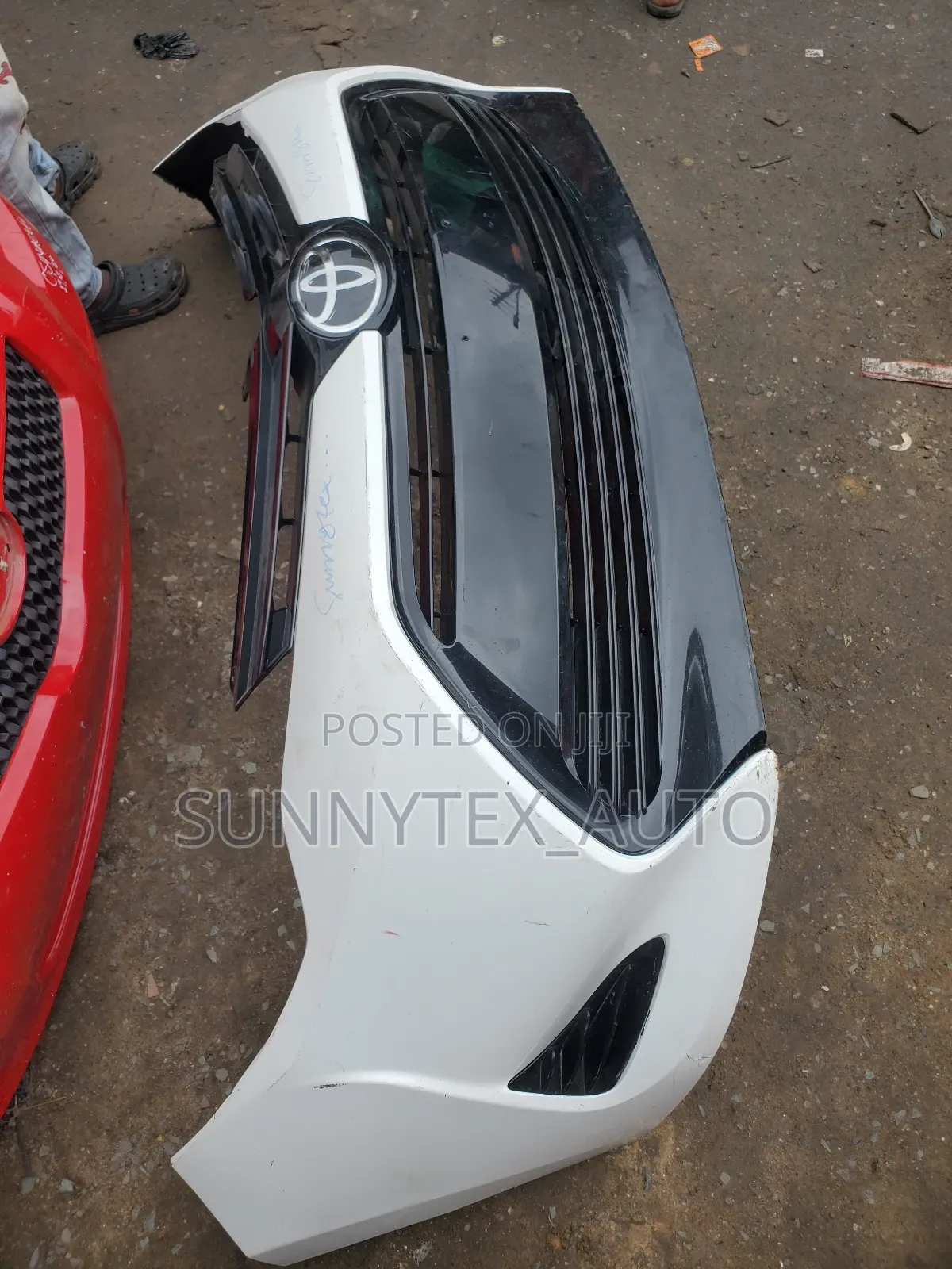 Complete Front Bumper Corolla 2016-2017 Le