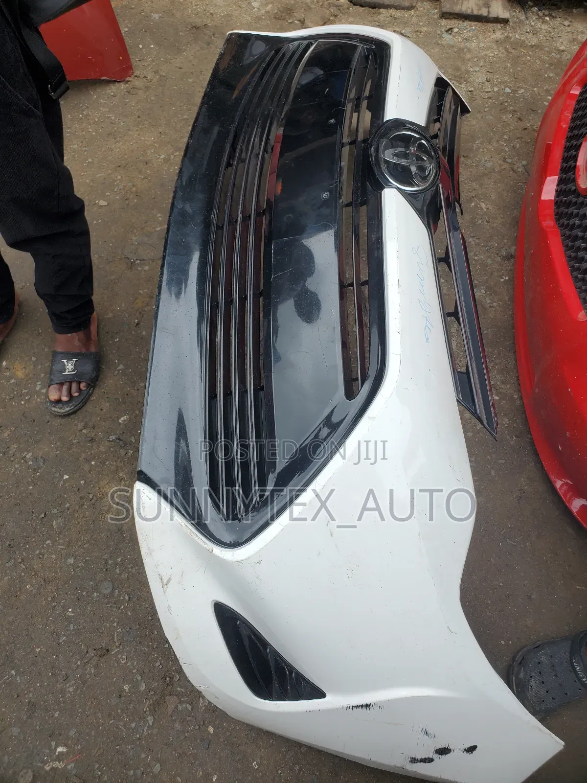 Complete Front Bumper Corolla 2016-2017 Le