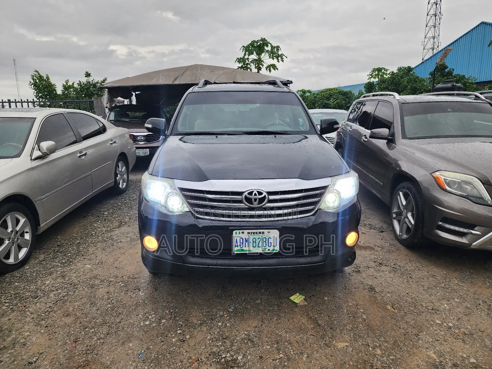 Toyota Fortuner 2.7 AWD 2012 Black