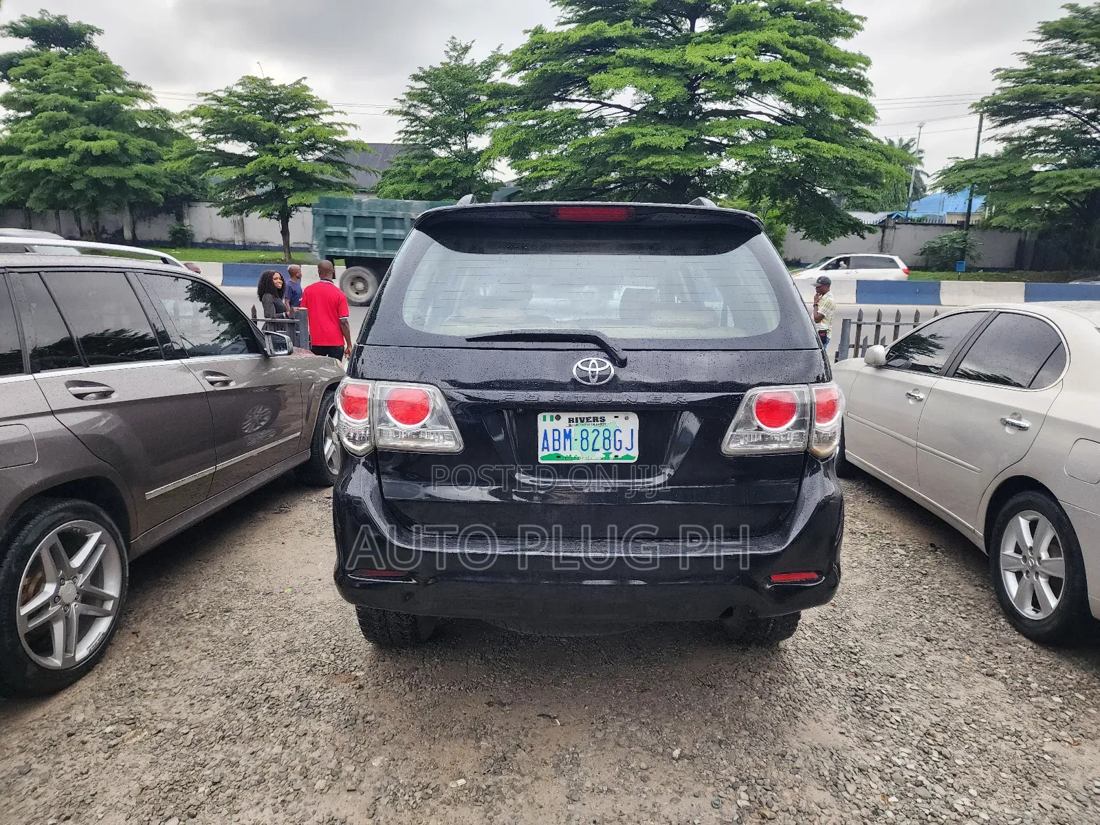 Toyota Fortuner 2.7 AWD 2012 Black