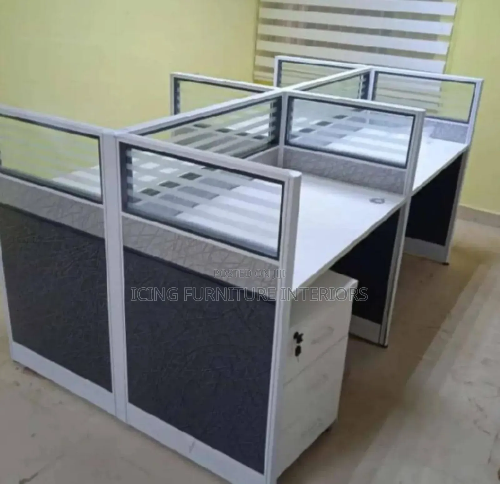 High Quality 4 Seater Office Work Station