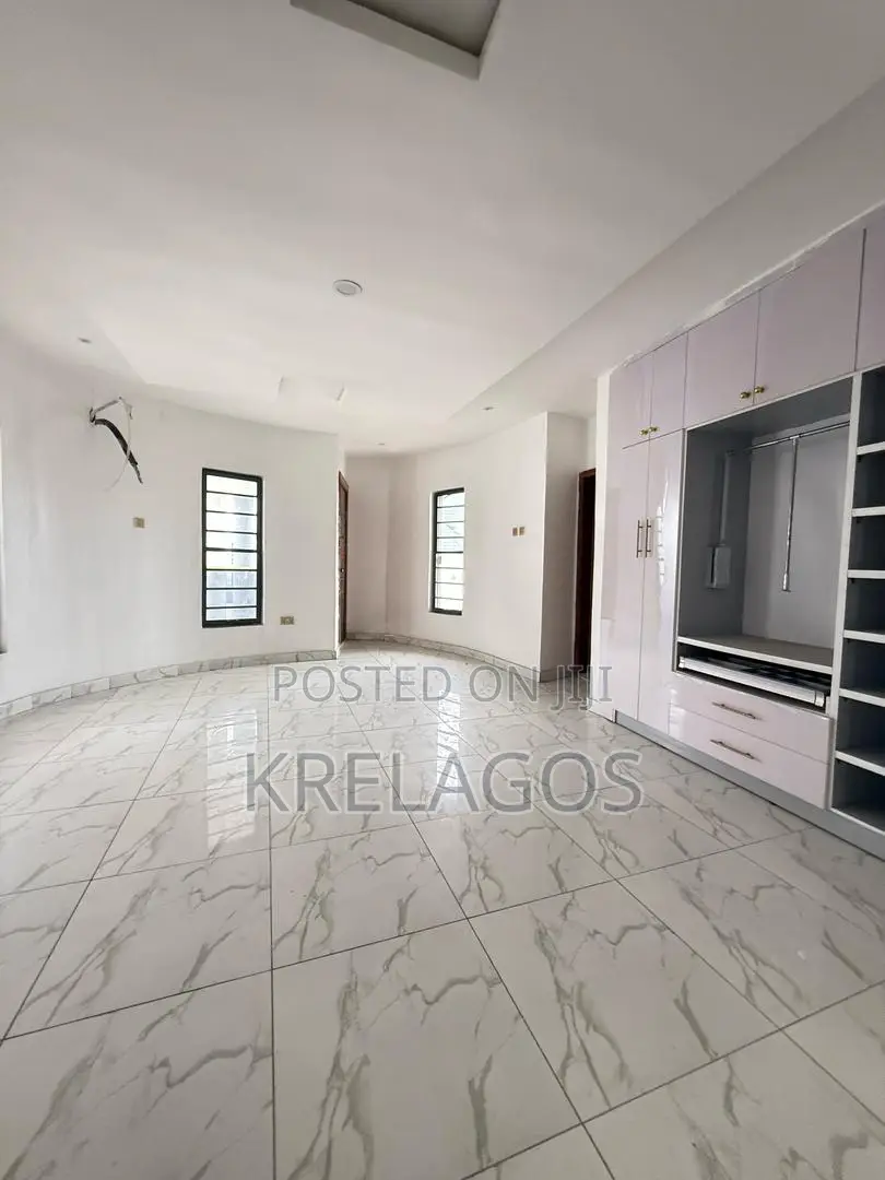 5bdrm Duplex in Ajah, Off Lekki-Epe Expressway for sale