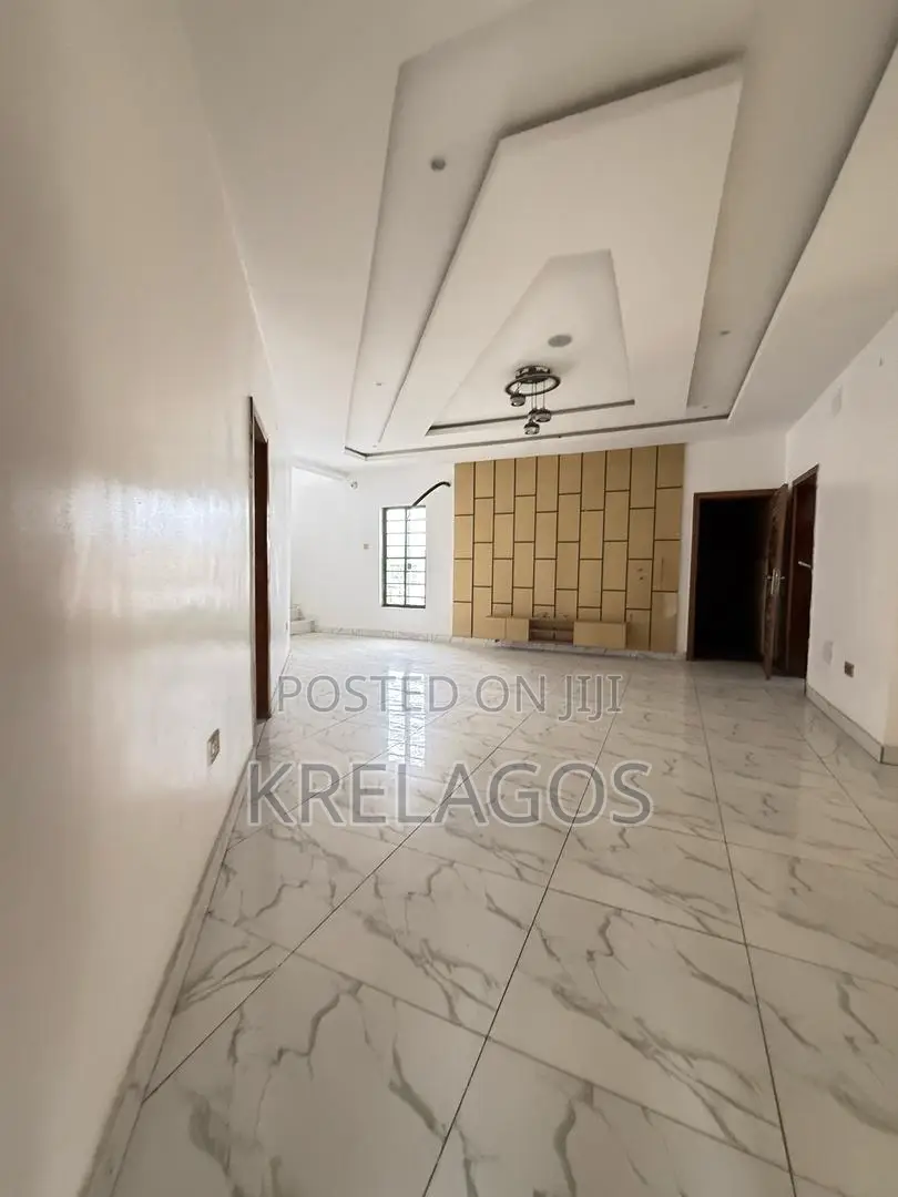5bdrm Duplex in Ajah, Off Lekki-Epe Expressway for sale