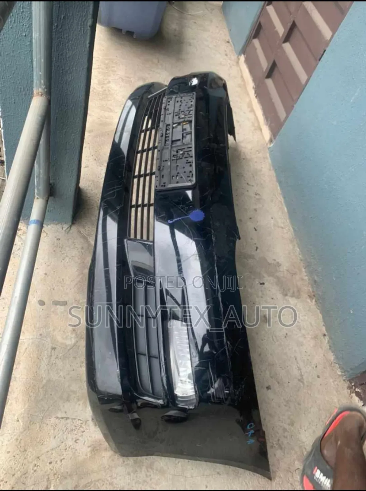 Front Bumper Avensis Verso 2005