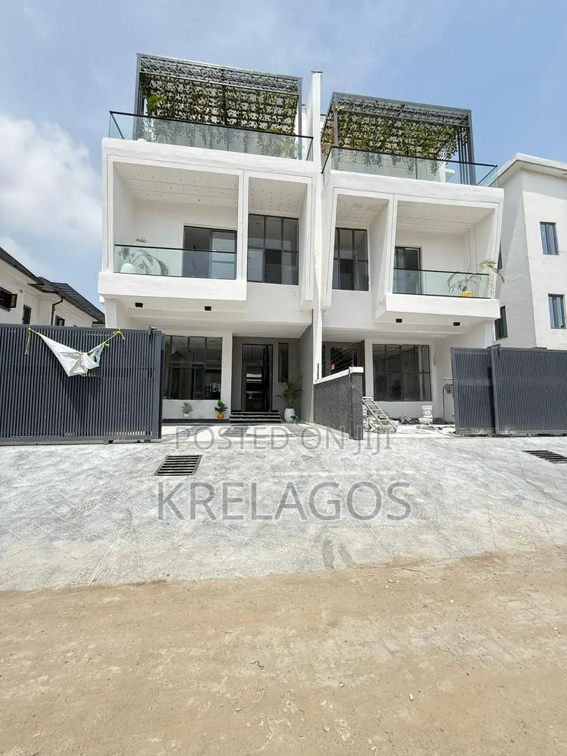 4bdrm Duplex in Ikota for sale