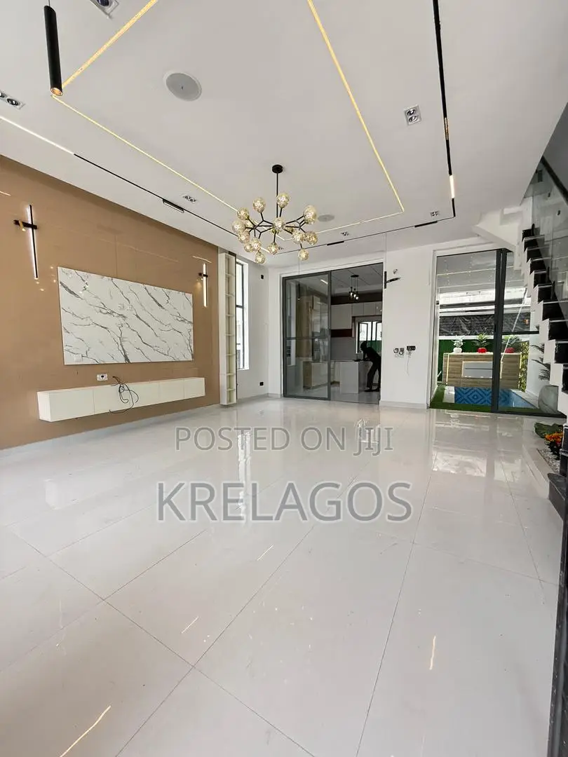 4bdrm Duplex in Ikota for sale