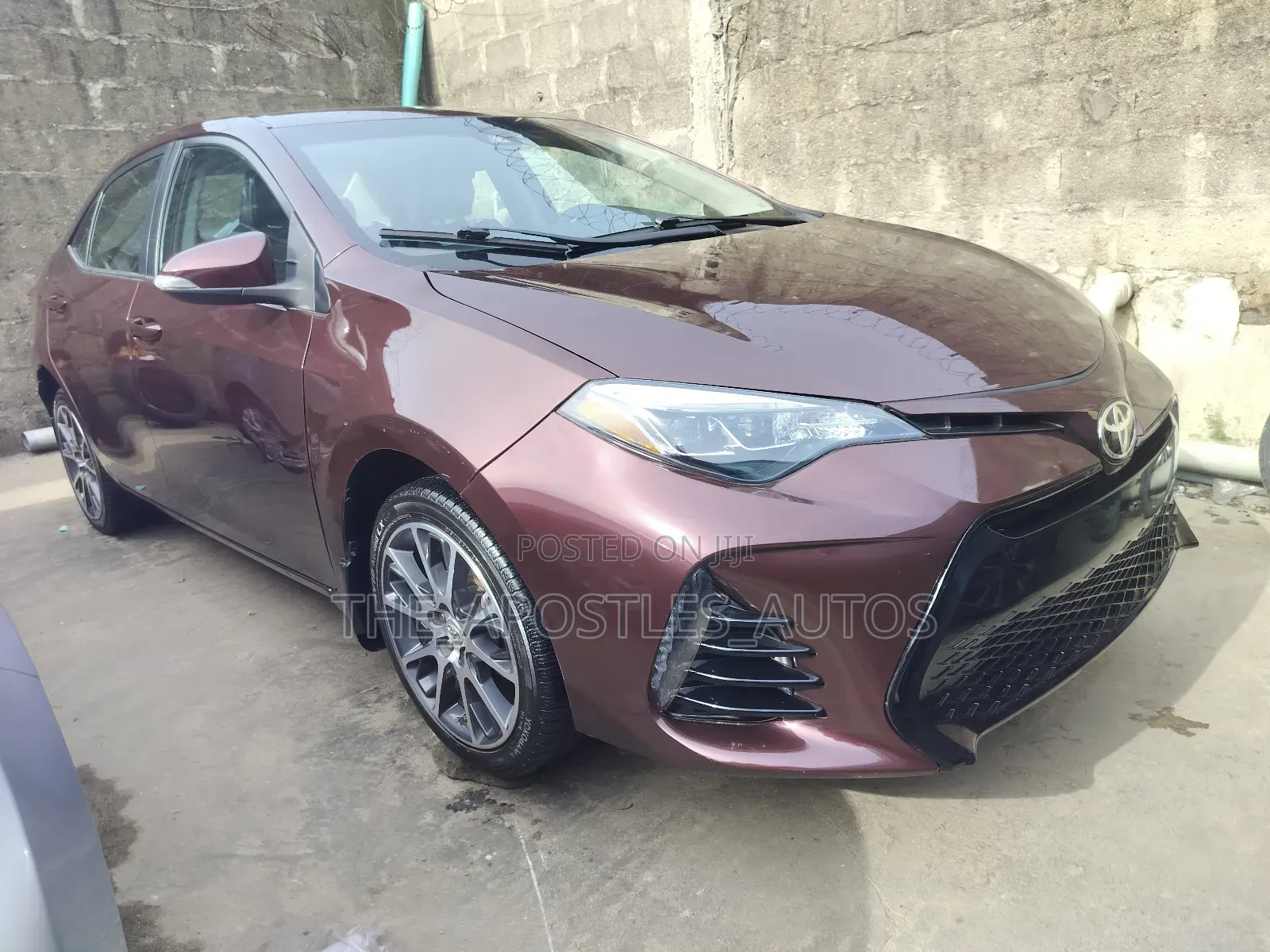 Toyota Corolla SE (1.8L 4cyl 6M) 2018 Burgundy
