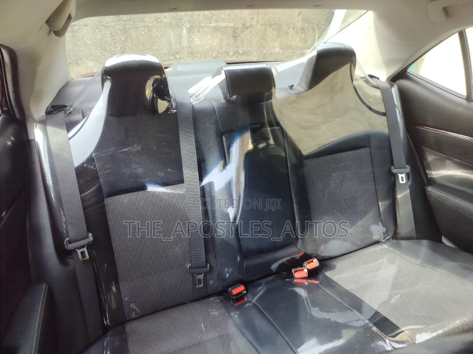 Toyota Corolla SE (1.8L 4cyl 6M) 2018 Burgundy